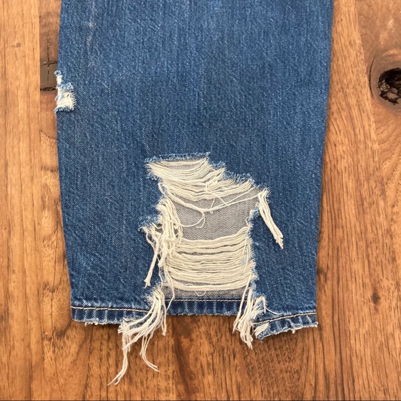 NWT American Eagle sz 20 mom jeans cut and frayed - Picture 7 of 16